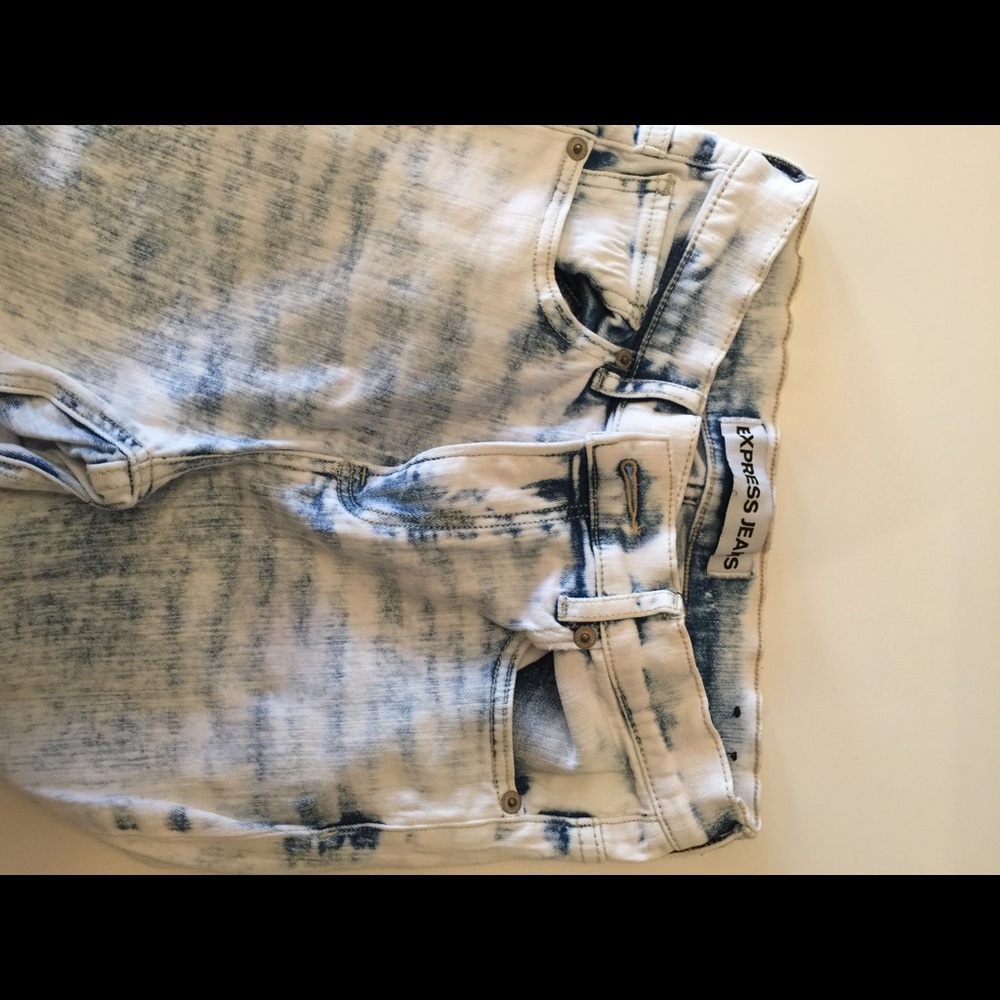 Acid wash jeans